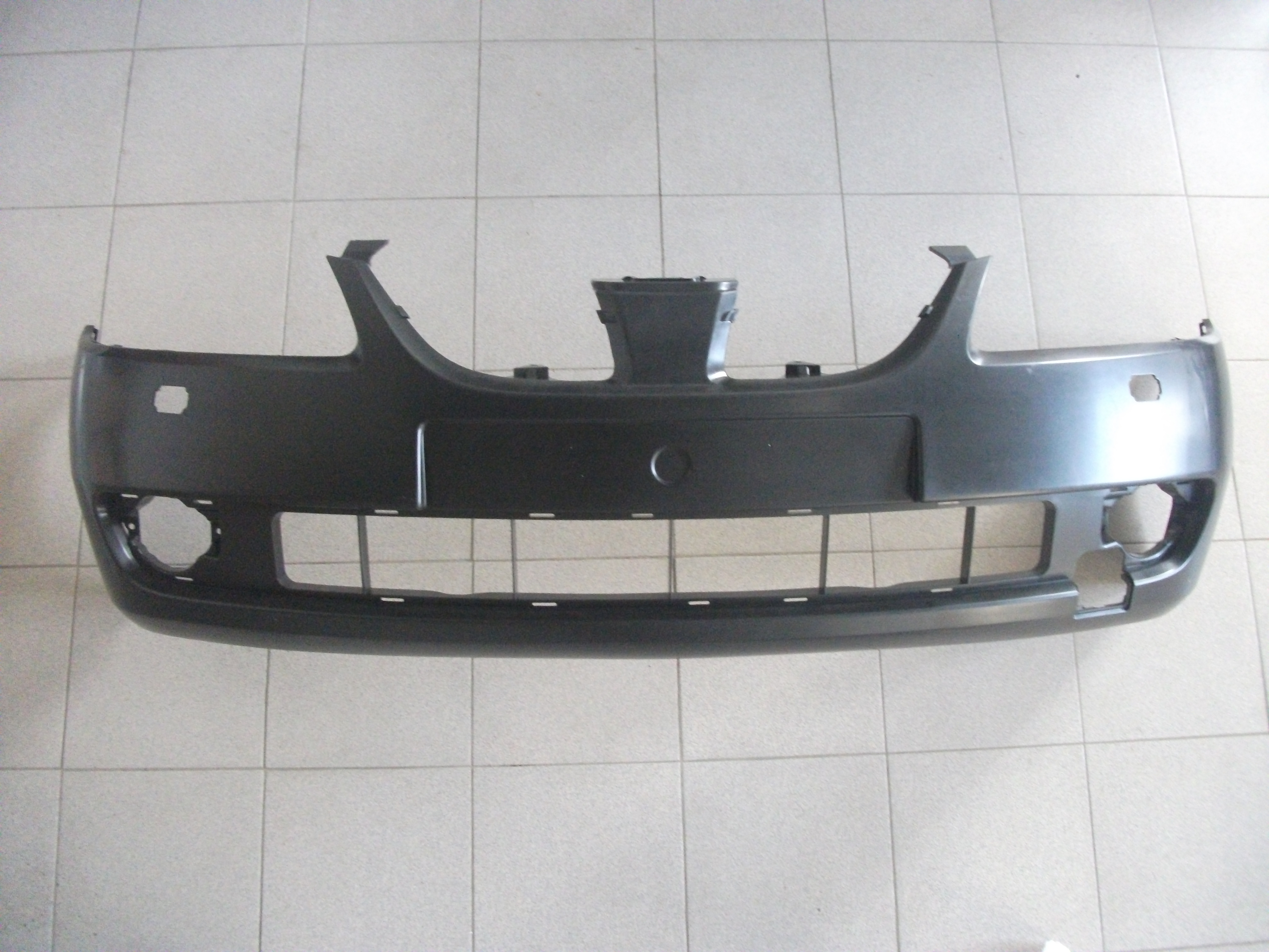 Бампер  передний  NISSAN  ALMERA   (N16E)  04.2001 - 08.2005
