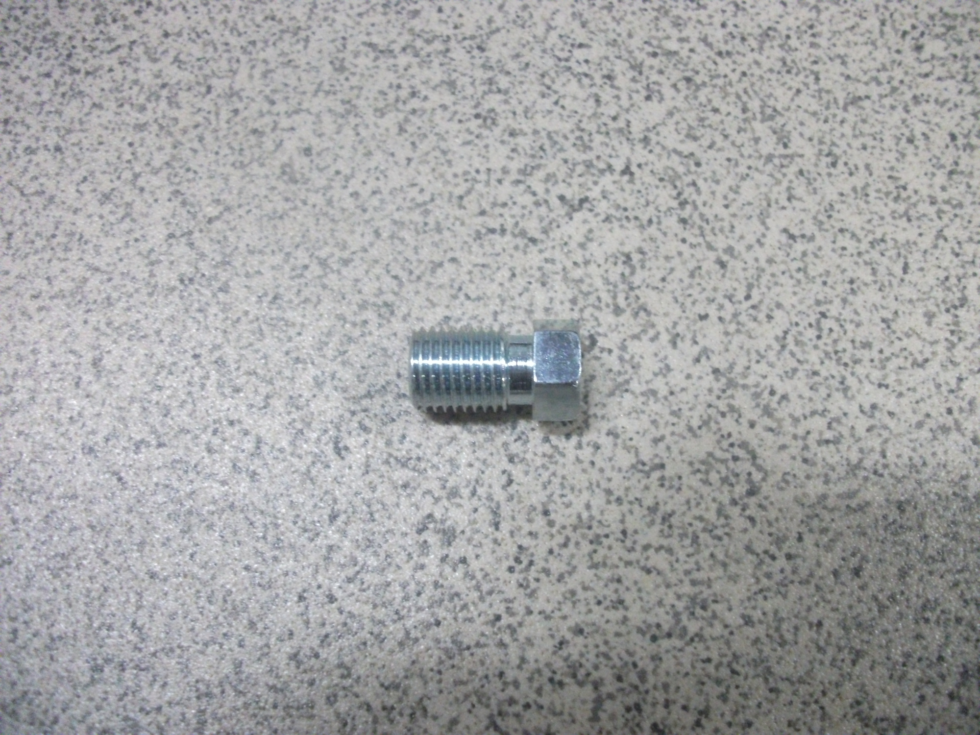 Штуцер  3/8"- 24s12 L=17,7 D5  Полная Резьба 