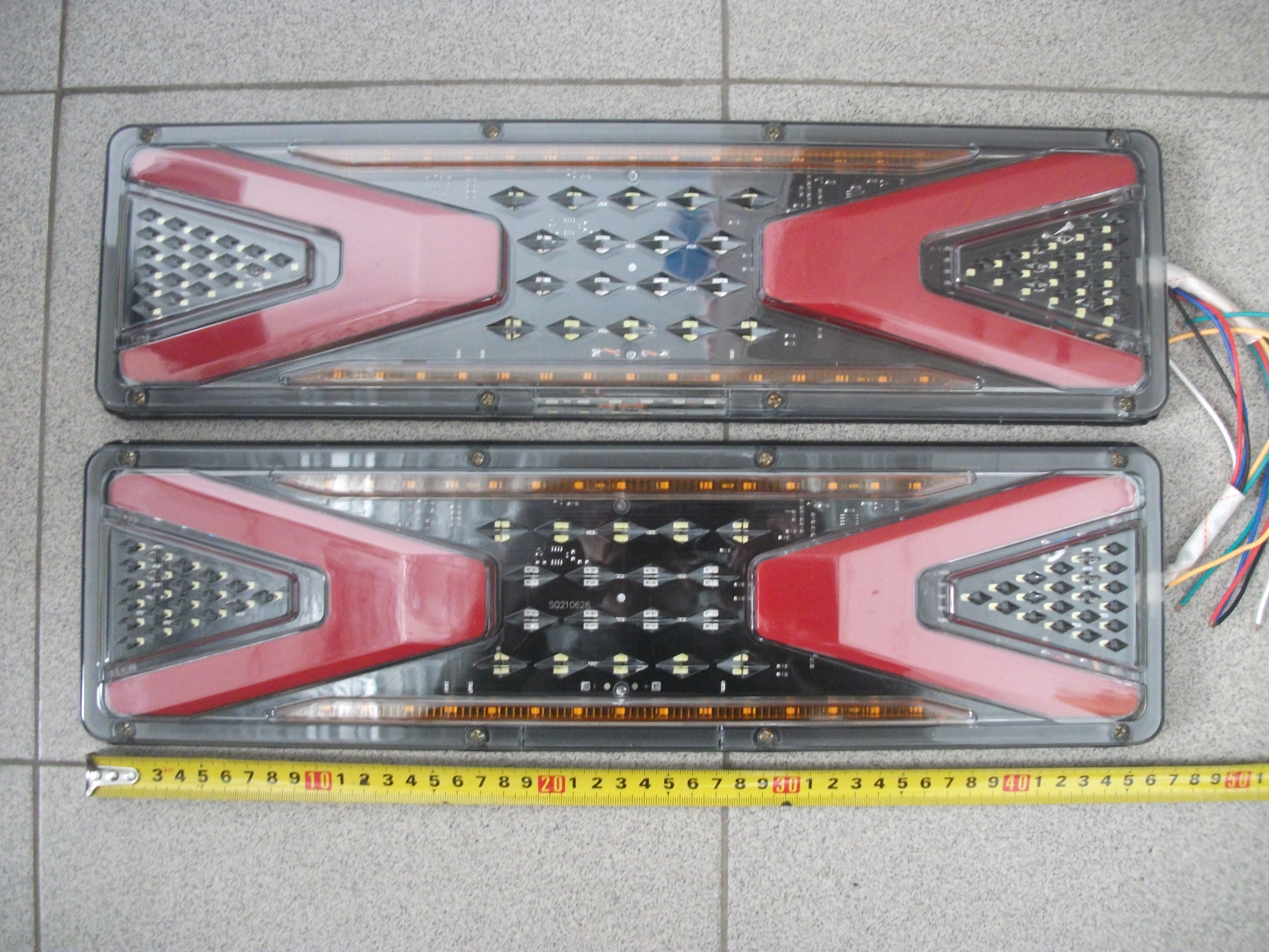 Фонарь задний  LED  универсальный  46 см 12V