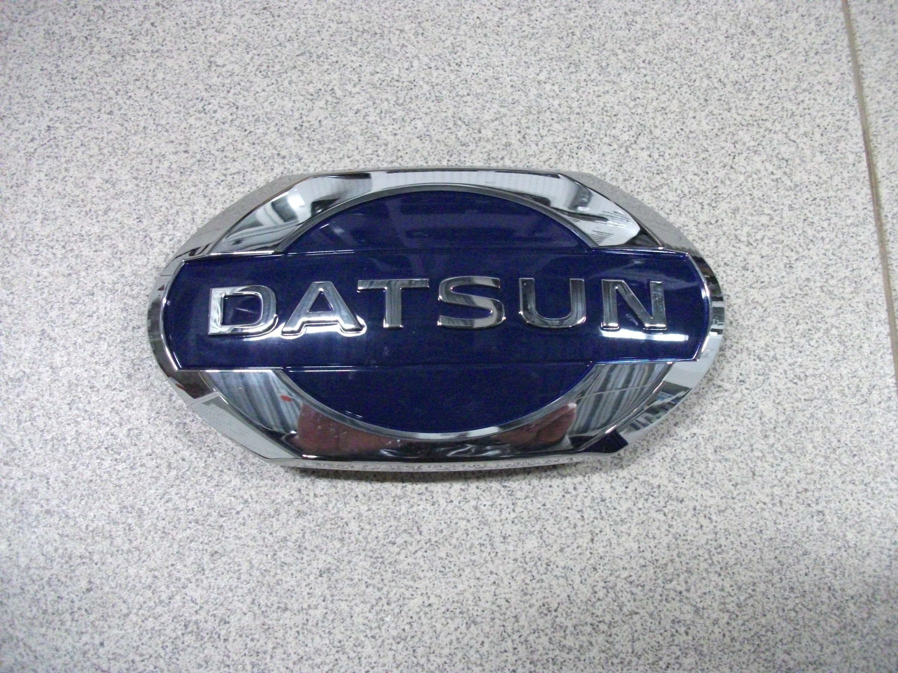 Заводской знак     2195  Datsun ON DO 