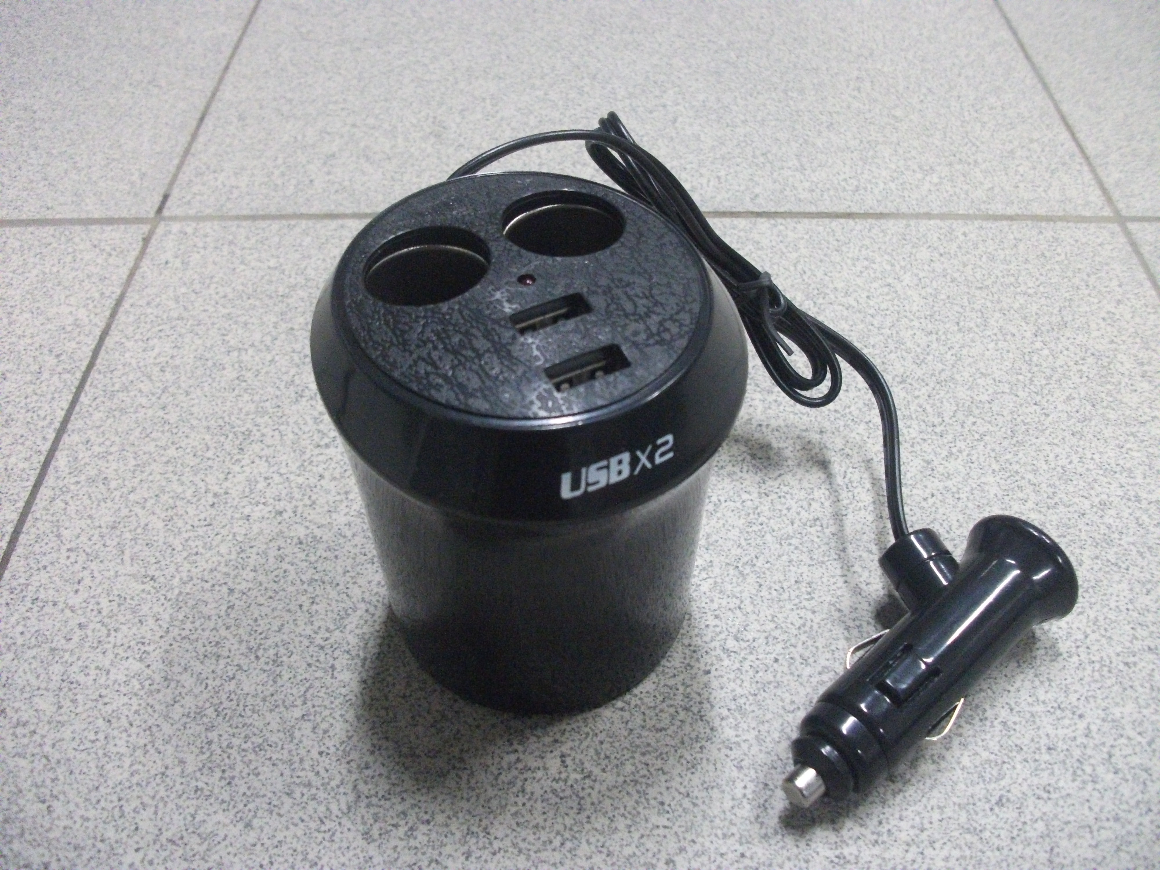 Разветвитель гнезда прикуриват. в подстаканник RV-031 2 гн+2 USB