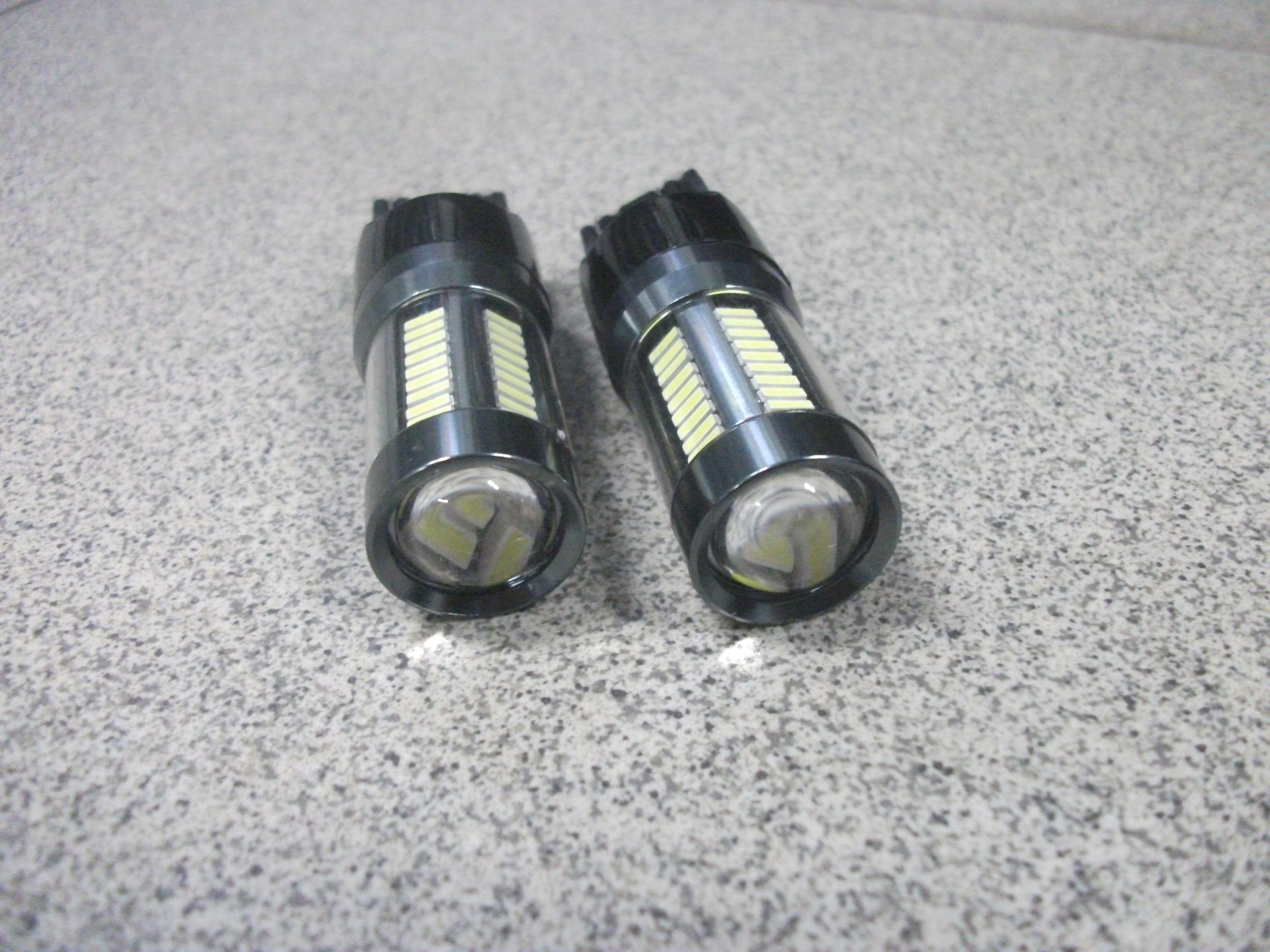 T 20 Светодиод  2-х контактный 54 SMD + 12 SMD   ЛИНЗА   БЕЗЦОКОЛЬНАЯ