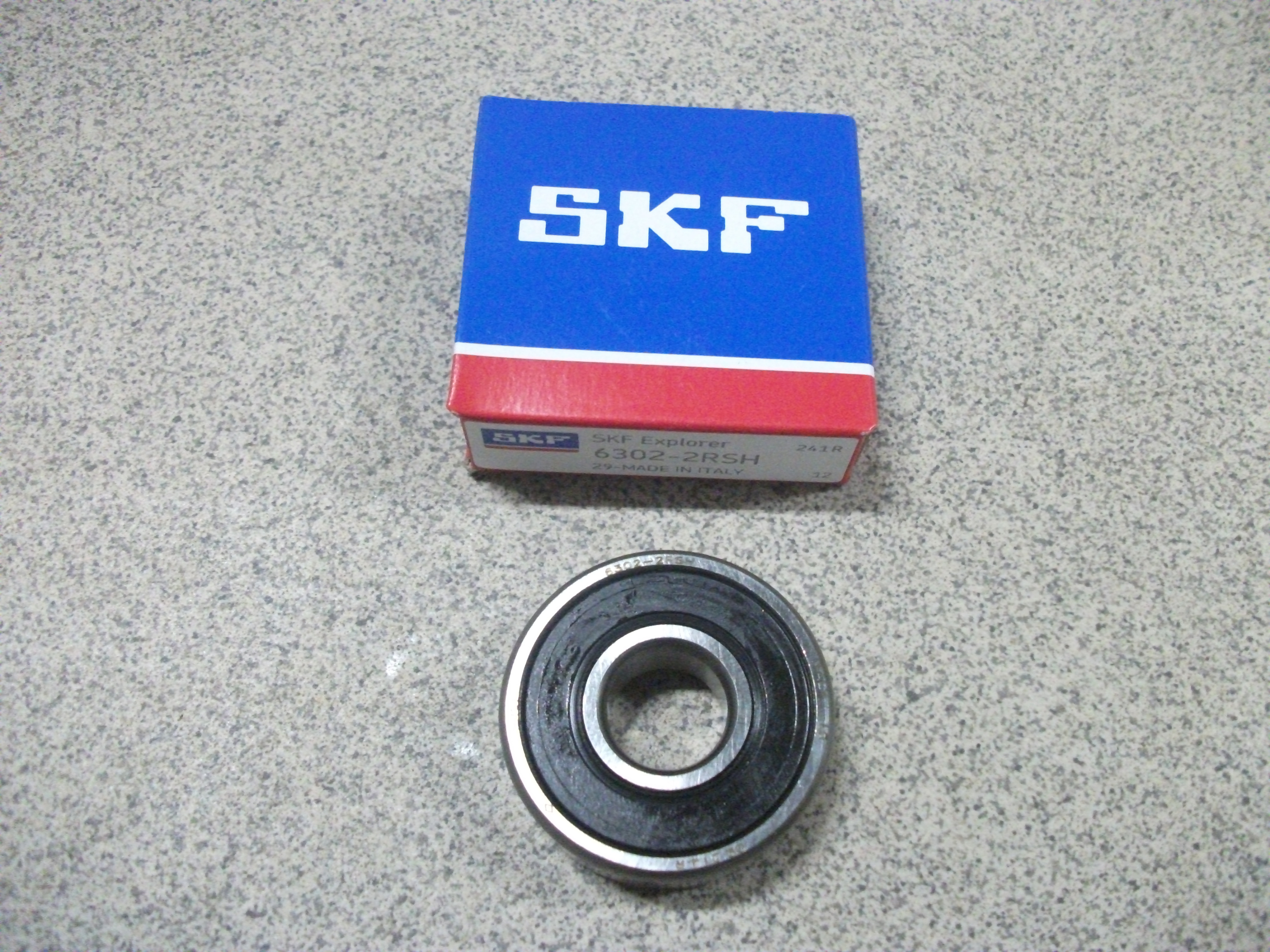 Подшипник  генератора большой    ВАЗ 2101-09,ОКА  180302    SKF