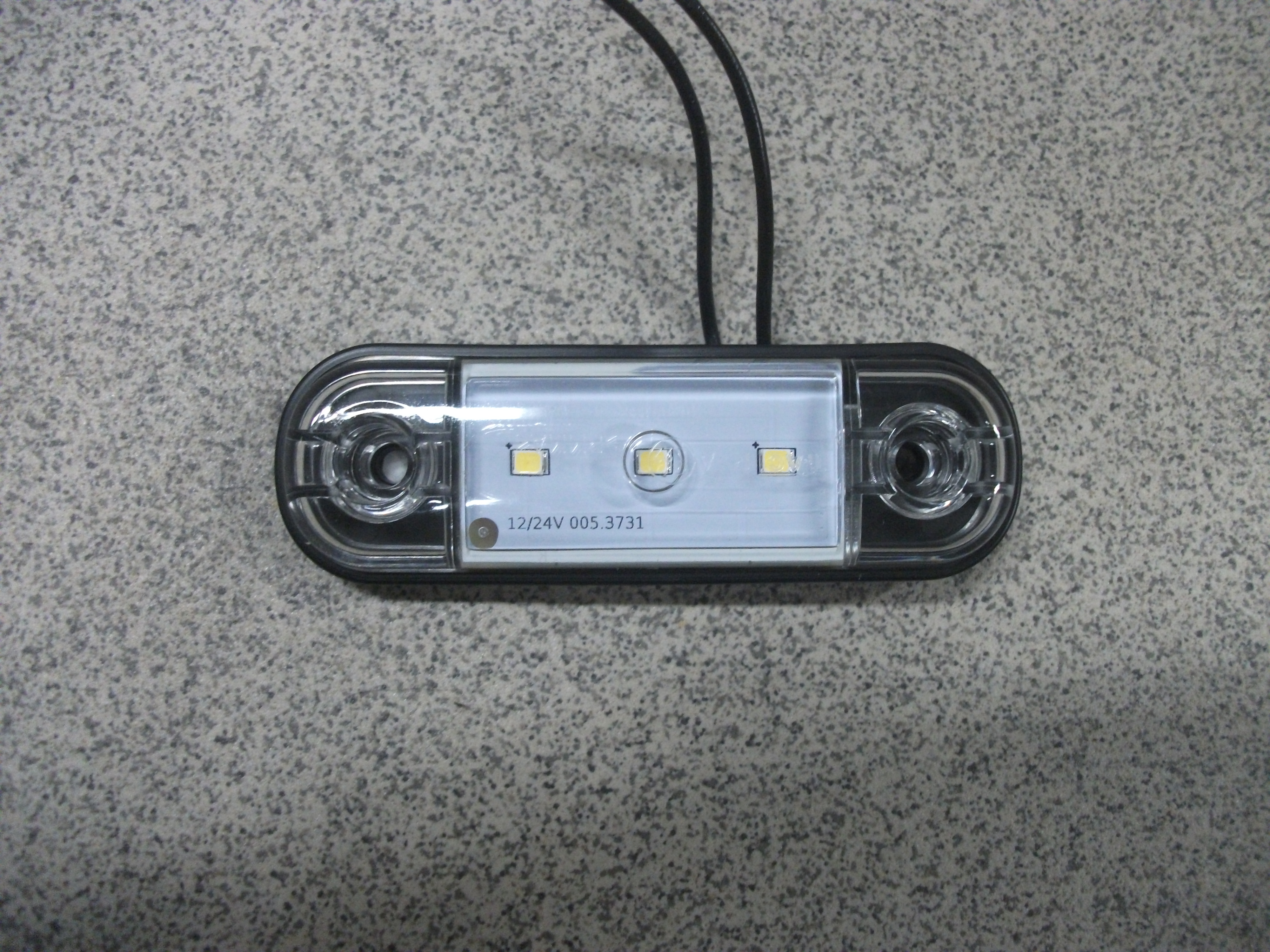 Фонарь   Габаритный  контурный   диодный   БЕЛЫЙ   ан.ОГ-40  (3 диода)(12-24V)  SLIM  014.3731-05