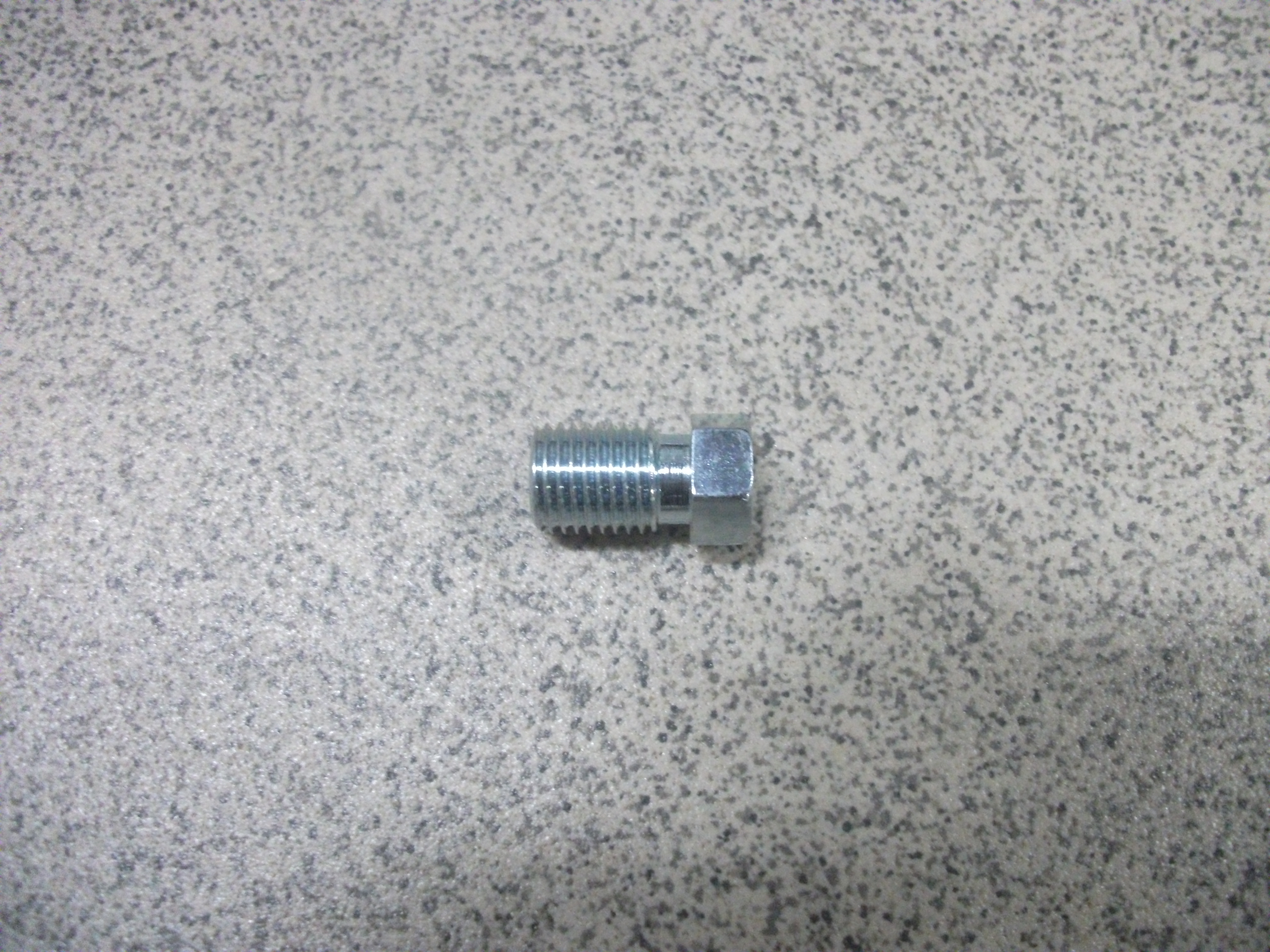 Штуцер  3/8"- 24s12 L=17,7 D5  Полная Резьба 