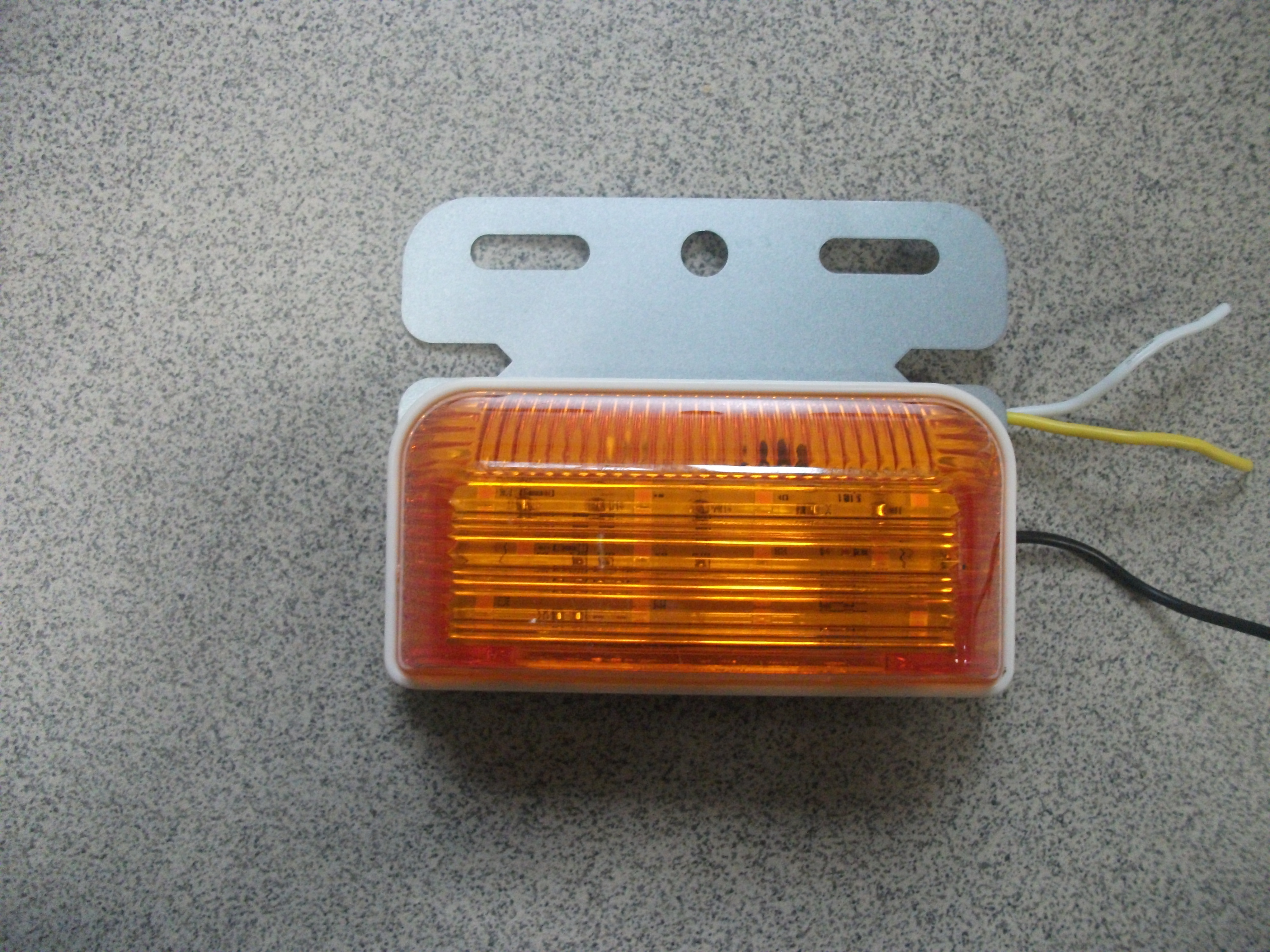 Фонарь   Габаритный   с  Подсветкой колеса  24v  LED  ZS-7005-24V