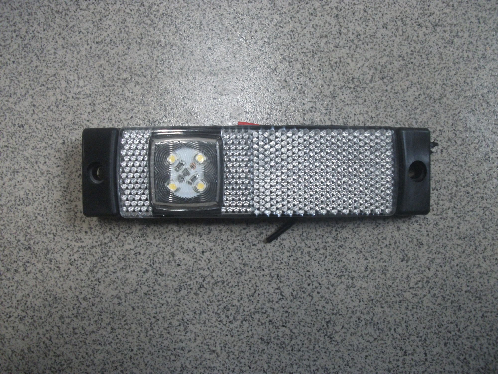 Фонарь   Габаритный  со светоотражателем  узкий   БЕЛЫЙ  24v  LED   YP-139W