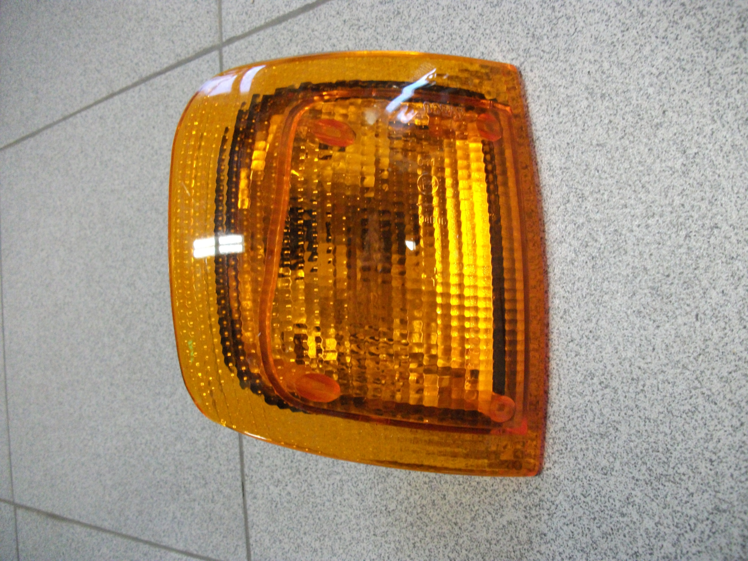 Указатель  Поворота  ГАЗ 29,10,2717  Боковой    ЖЕЛТЫЙ   Правый 