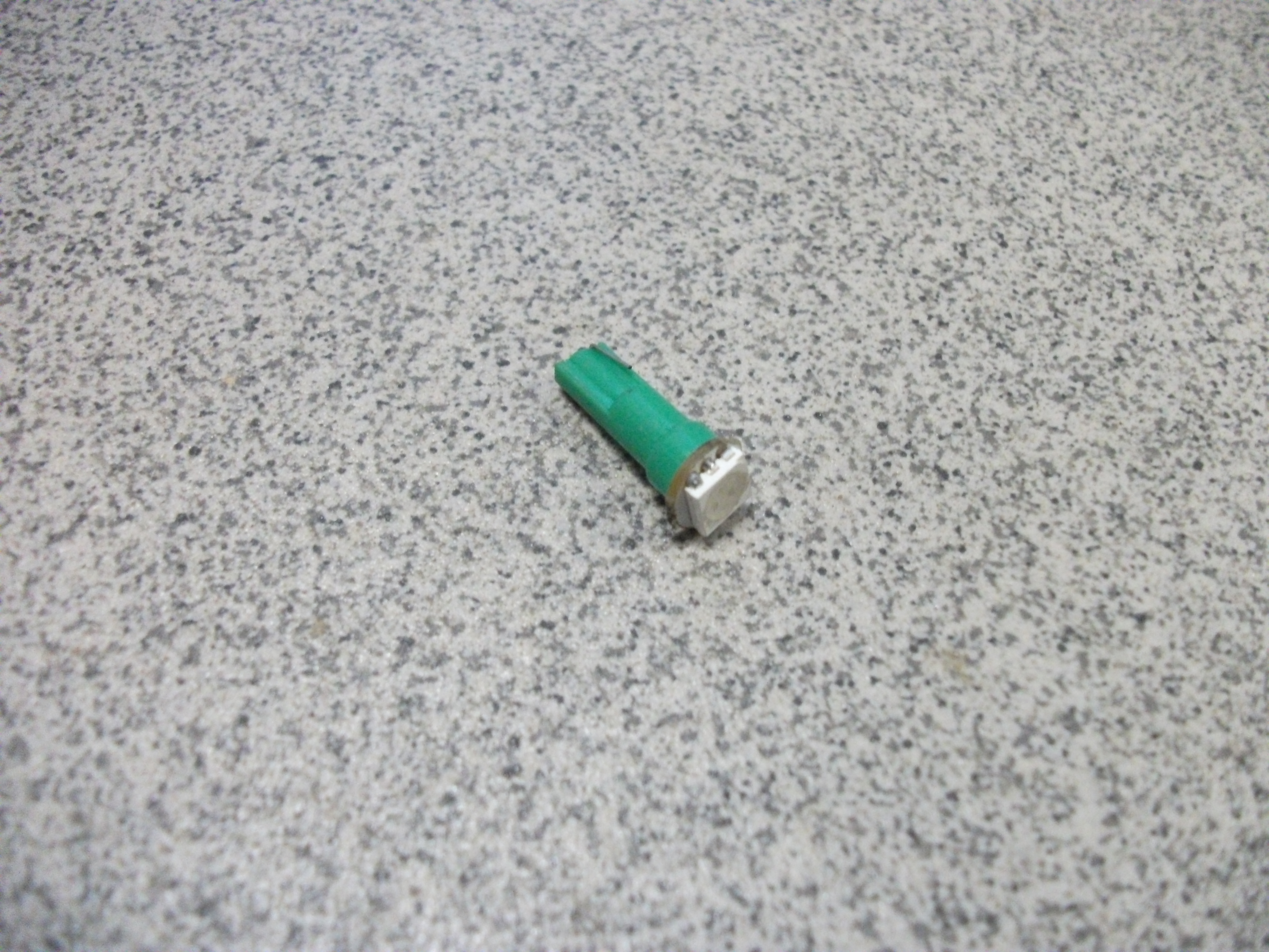 T 5 (1 SMD) 12v/0.5w  зеленый освещения прибора 1   X0039