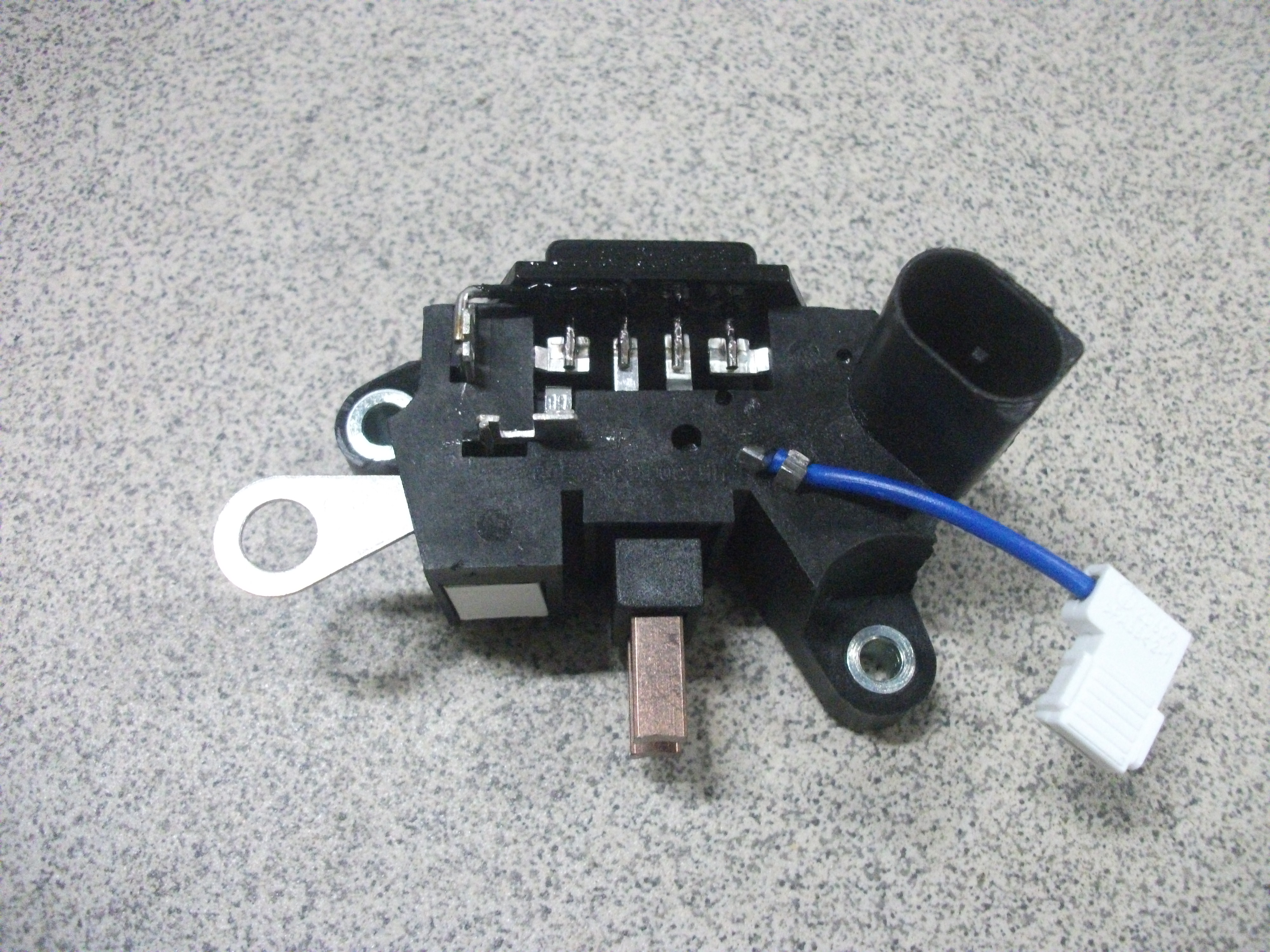 Реле (регулятор напряжения) с щет.уз. 1118 к генератору  КЗАТЭ 9402.3701-06
