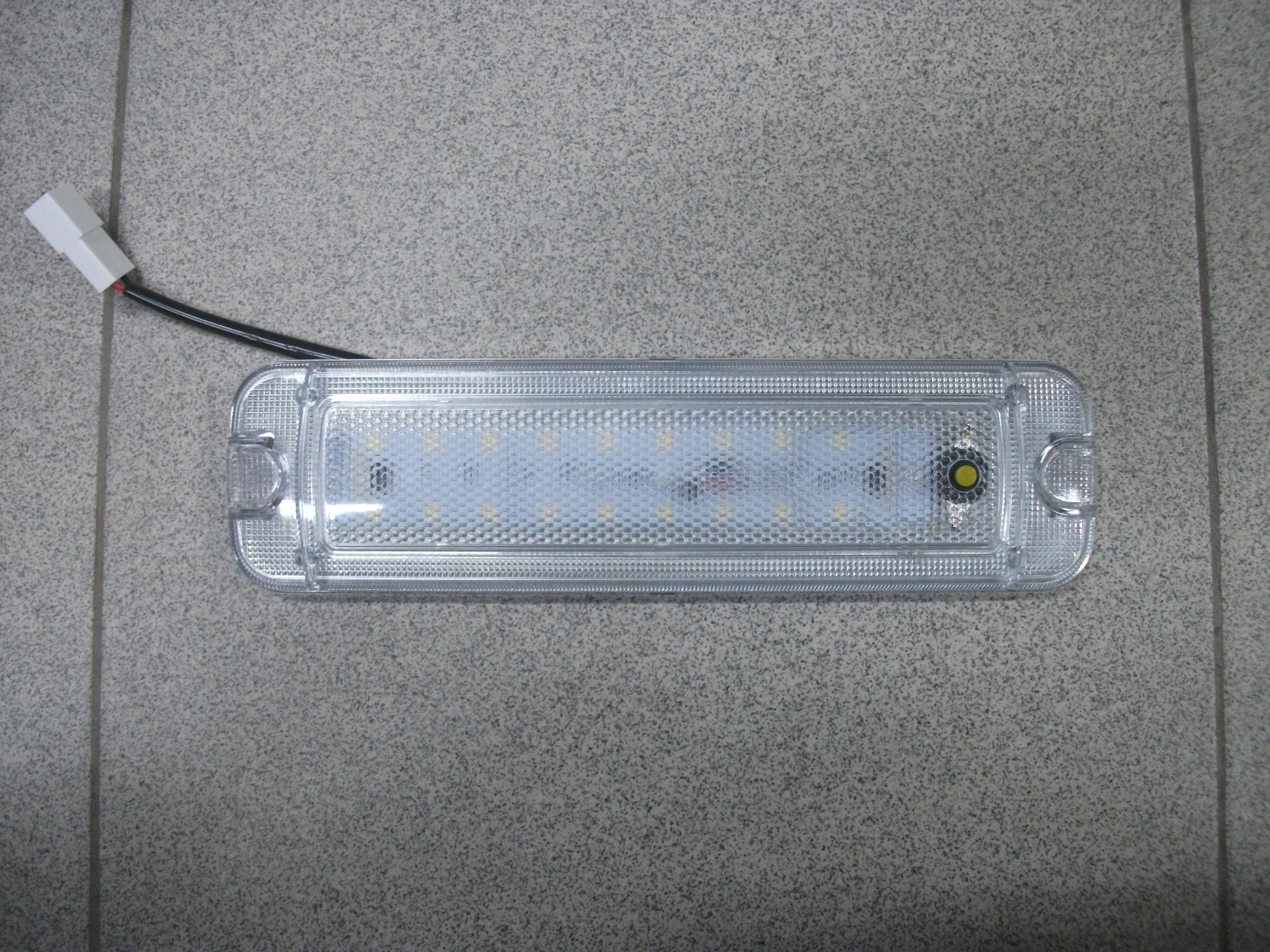Плафон   Освещения    18 ДИОДНЫЙ   12V с Выключателем