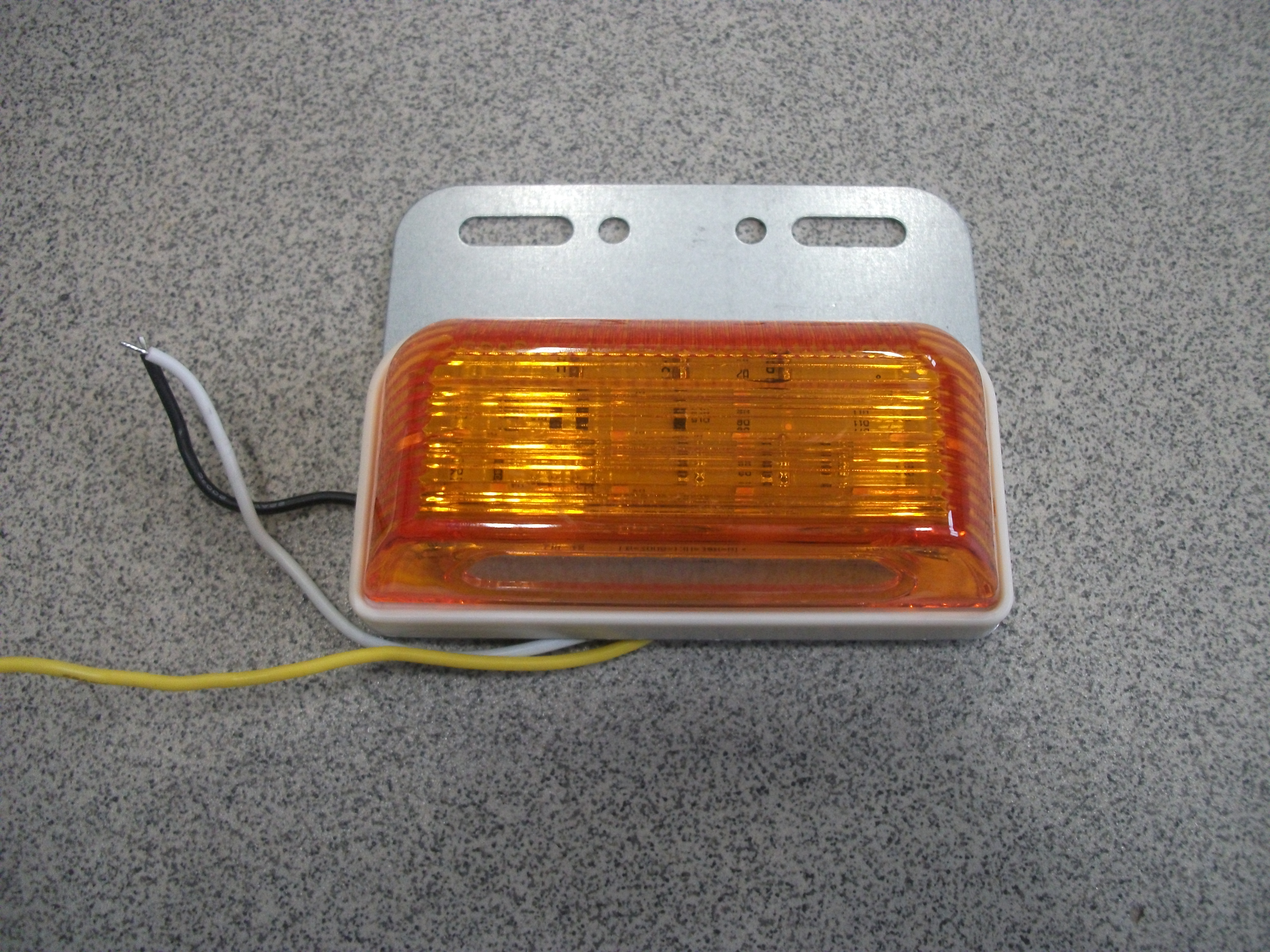 Фонарь   Габаритный   с  Подсветкой колеса  12v  LED  ZS-7005-12V